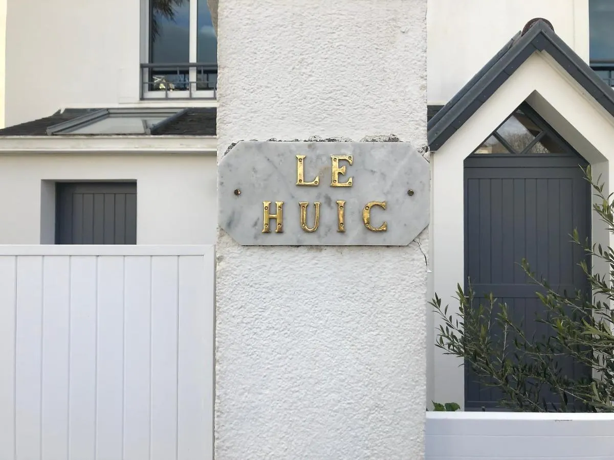 Le Huic Maison De Marin Lambrissee Bénodet Frankrike